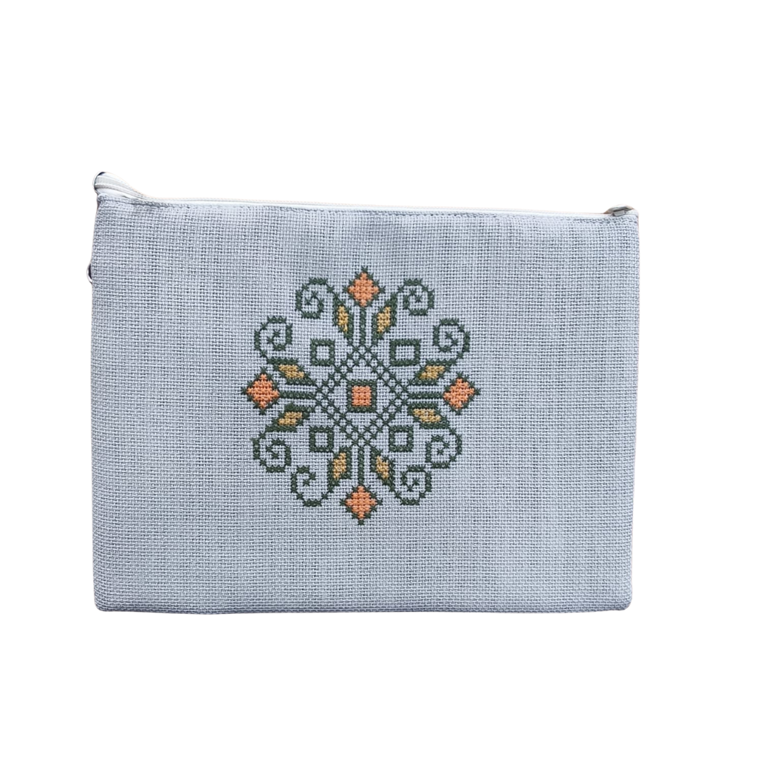 Bej Kanaviçe İşlemeli Clutch Çanta